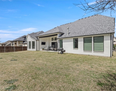 2217 Zaide Way - Photo Thumbnail 30
