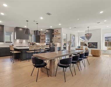 2217 Zaide Way - Photo Thumbnail 7