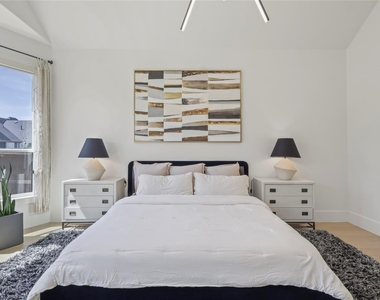 2217 Zaide Way - Photo Thumbnail 11