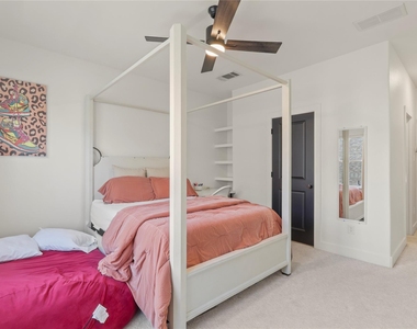 2217 Zaide Way - Photo Thumbnail 25