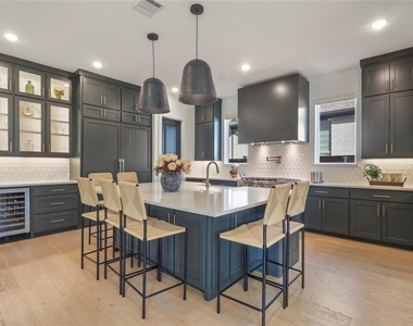 2217 Zaide Way - Photo Thumbnail 5