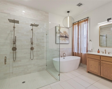2217 Zaide Way - Photo Thumbnail 10