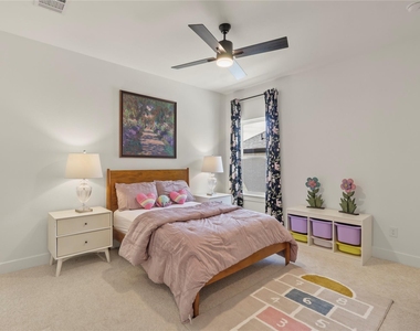 2217 Zaide Way - Photo Thumbnail 38