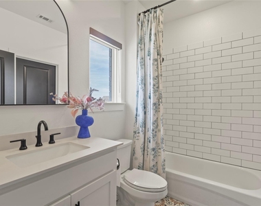 2217 Zaide Way - Photo Thumbnail 33