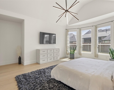 2217 Zaide Way - Photo Thumbnail 13