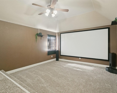 9028 Bottlebrush Lane - Photo Thumbnail 13