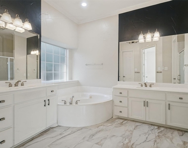 9028 Bottlebrush Lane - Photo Thumbnail 17