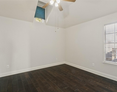 9028 Bottlebrush Lane - Photo Thumbnail 20