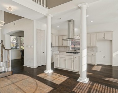 9028 Bottlebrush Lane - Photo Thumbnail 6