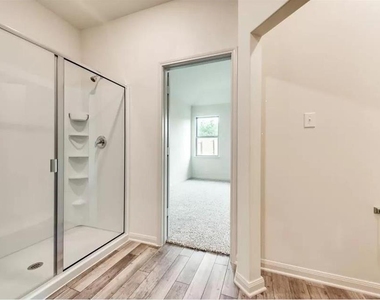 816 Mallorie Lane - Photo Thumbnail 12