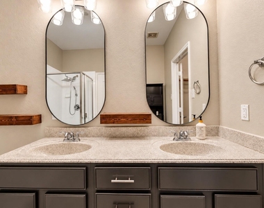 6854 Cortona Lane - Photo Thumbnail 7