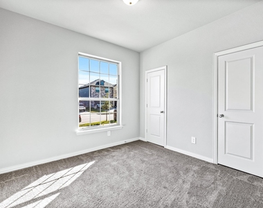 3917 Madison Lane - Photo Thumbnail 16