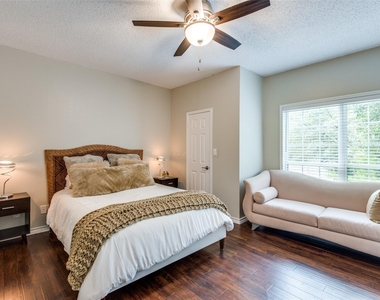 12680 Hillcrest Road - Photo Thumbnail 4
