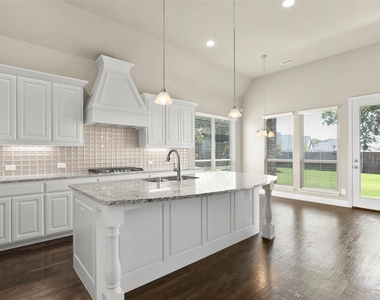 1810 Wichita Drive - Photo Thumbnail 12