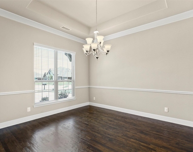 1810 Wichita Drive - Photo Thumbnail 4