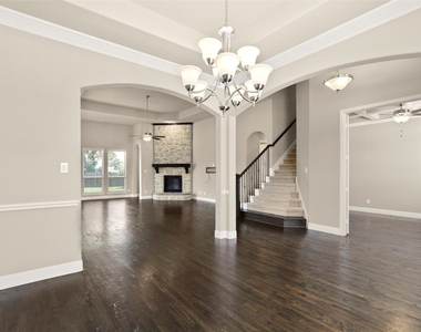 1810 Wichita Drive - Photo Thumbnail 3