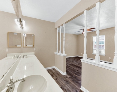 108 Kingsbridge Drive - Photo Thumbnail 19
