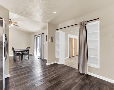 108 Kingsbridge Drive - Photo Thumbnail 10