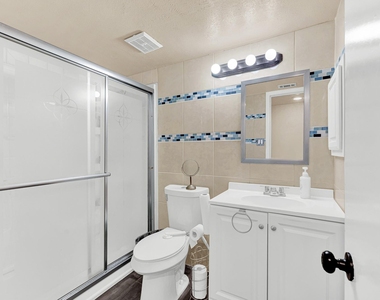 108 Kingsbridge Drive - Photo Thumbnail 20