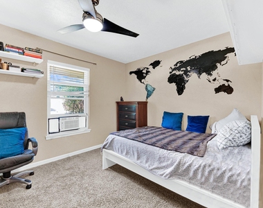 108 Kingsbridge Drive - Photo Thumbnail 13