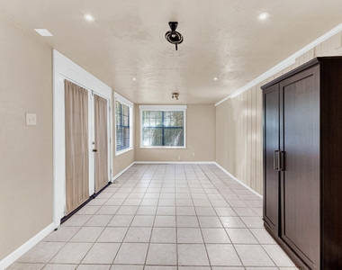 108 Kingsbridge Drive - Photo Thumbnail 24
