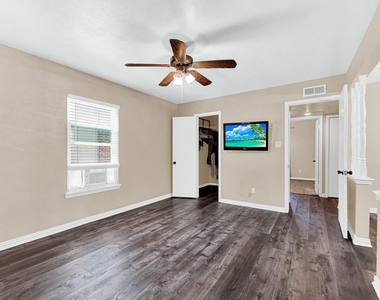 108 Kingsbridge Drive - Photo Thumbnail 17