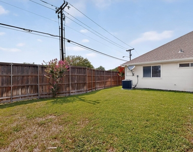 2702 Garden Springs Drive - Photo Thumbnail 31
