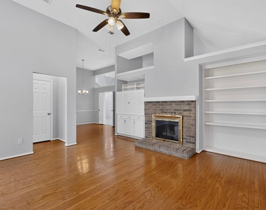 2702 Garden Springs Drive - Photo Thumbnail 4