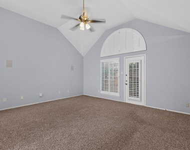 2702 Garden Springs Drive - Photo Thumbnail 10