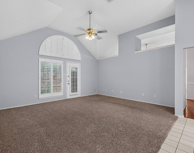 2702 Garden Springs Drive - Photo Thumbnail 11
