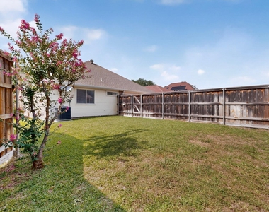 2702 Garden Springs Drive - Photo Thumbnail 32