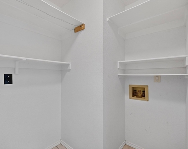 2702 Garden Springs Drive - Photo Thumbnail 35
