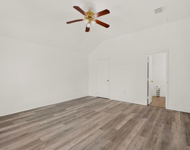 1512 Rowan Avenue - Photo Thumbnail 20