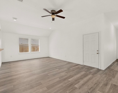 1512 Rowan Avenue - Photo Thumbnail 11