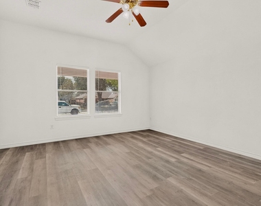 1512 Rowan Avenue - Photo Thumbnail 17