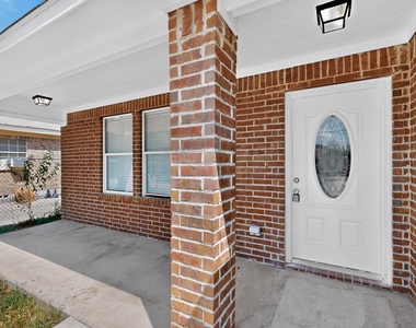 1512 Rowan Avenue - Photo Thumbnail 1