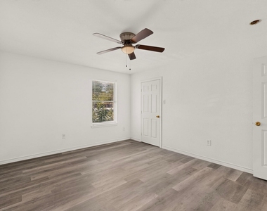 1512 Rowan Avenue - Photo Thumbnail 25