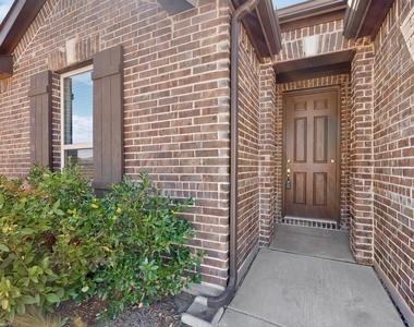 600 Bronze Forest Drive - Photo Thumbnail 3