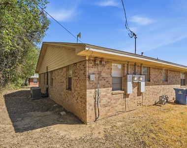 106 Pine Street - Photo Thumbnail 17