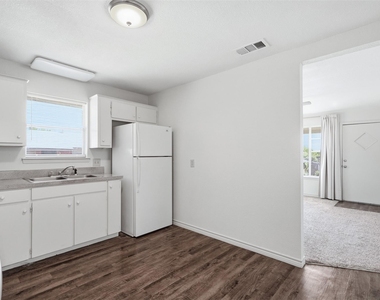 106 Pine Street - Photo Thumbnail 7