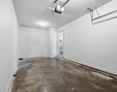 106 Pine Street - Photo Thumbnail 16