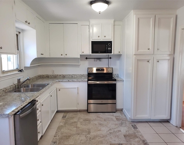 9344 San Fernando Way - Photo Thumbnail 5