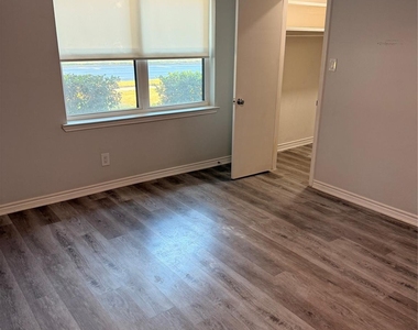 3913 Inwood Road - Photo Thumbnail 11