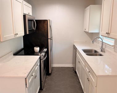 3913 Inwood Road - Photo Thumbnail 3