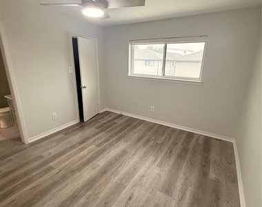 3925 Inwood Road - Photo Thumbnail 10