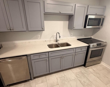 3925 Inwood Road - Photo Thumbnail 3