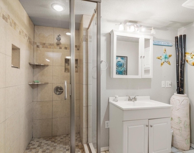 182 Bay Drive - Photo Thumbnail 8