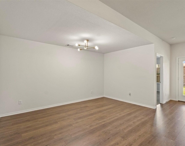 11129 Pond View Court - Photo Thumbnail 3