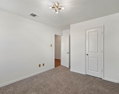 11129 Pond View Court - Photo Thumbnail 20