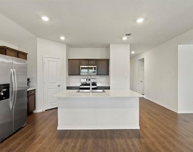 11129 Pond View Court - Photo Thumbnail 11
